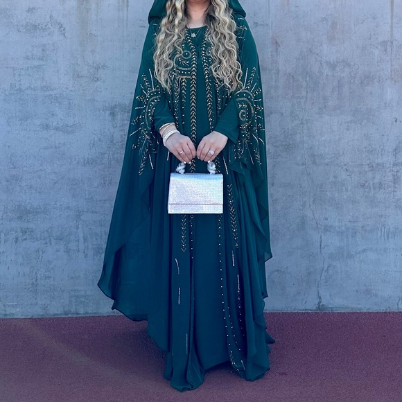 Abaya - Picture 2 of 2